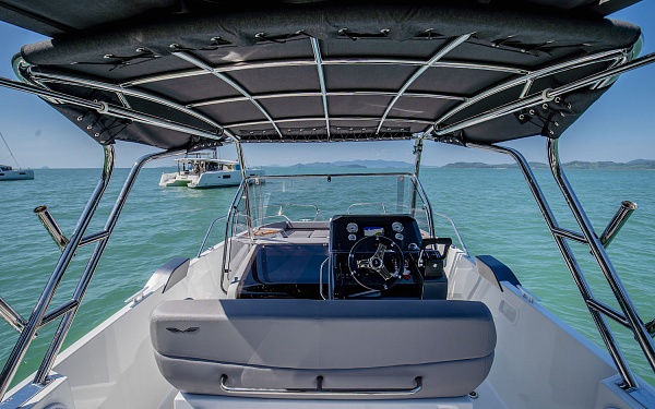Аренда моторного катера Beneteau Flyer 8.8 NAUTI ONE на Пхукете, Таиланд