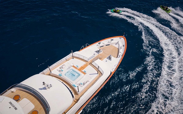 Benetti 140