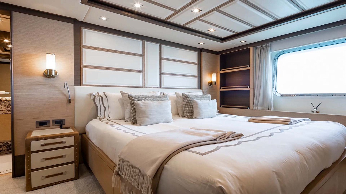 Benetti 140