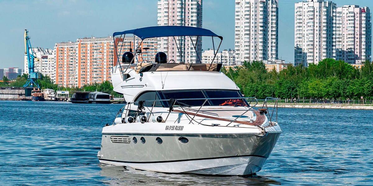 Аренда яхты Fairline Phantom 40 в Москве и Подмосковье
