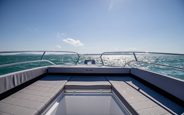 Аренда моторного катера Beneteau Flyer 8.8 NAUTI ONE на Пхукете, Таиланд