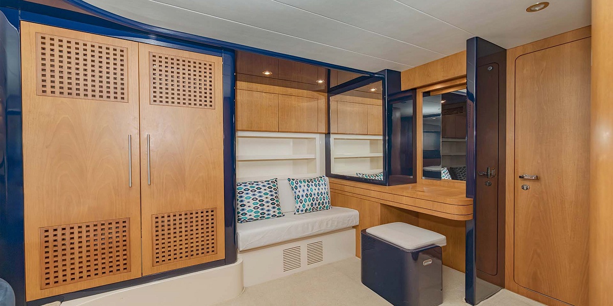 Аренда яхты Riva 70 Aria Blue на Пхукете - гардероб