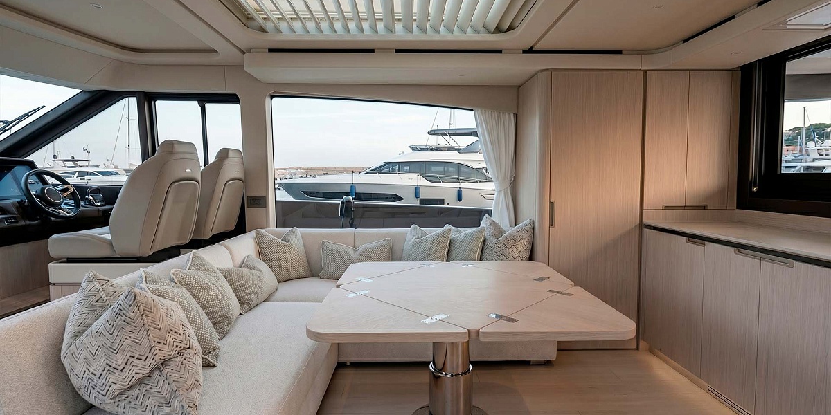 Аренда яхты Azimut Seadeck 6 во Франции - салон