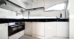 Аренда яхты Ferretti 68 на Миконосе - кухня