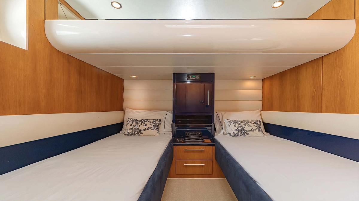 Аренда яхты Riva 70 Aria Blue на Пхукете - твин кровати