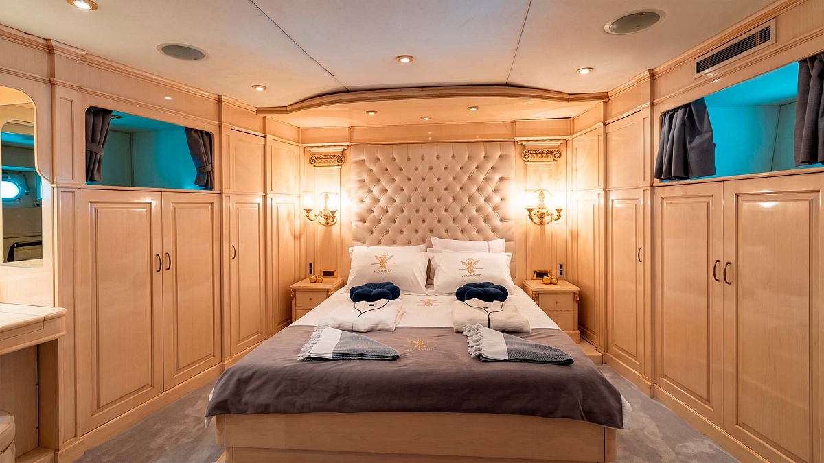 VIP каюта на яхте ALC 50 в Турции