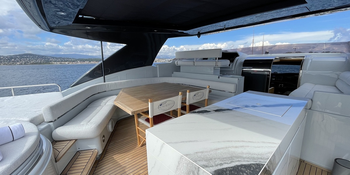 Аренда яхты Ferretti 881 RPH во Франции