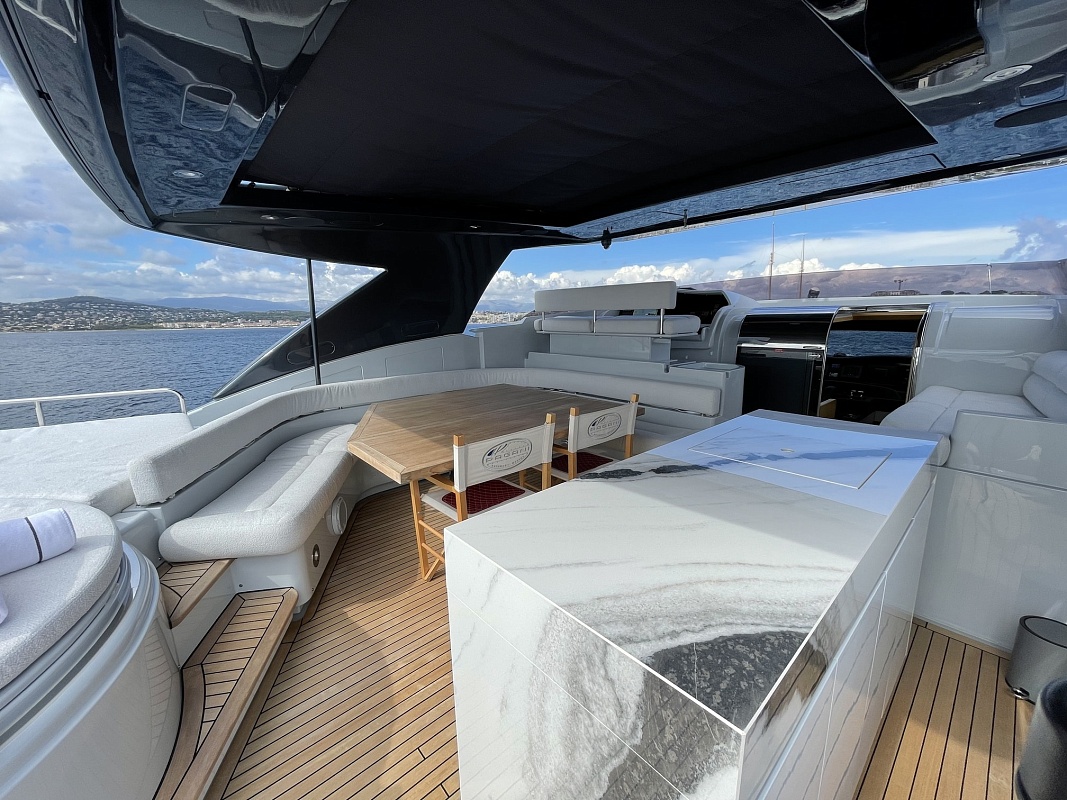 Аренда яхты Ferretti 881 RPH во Франции