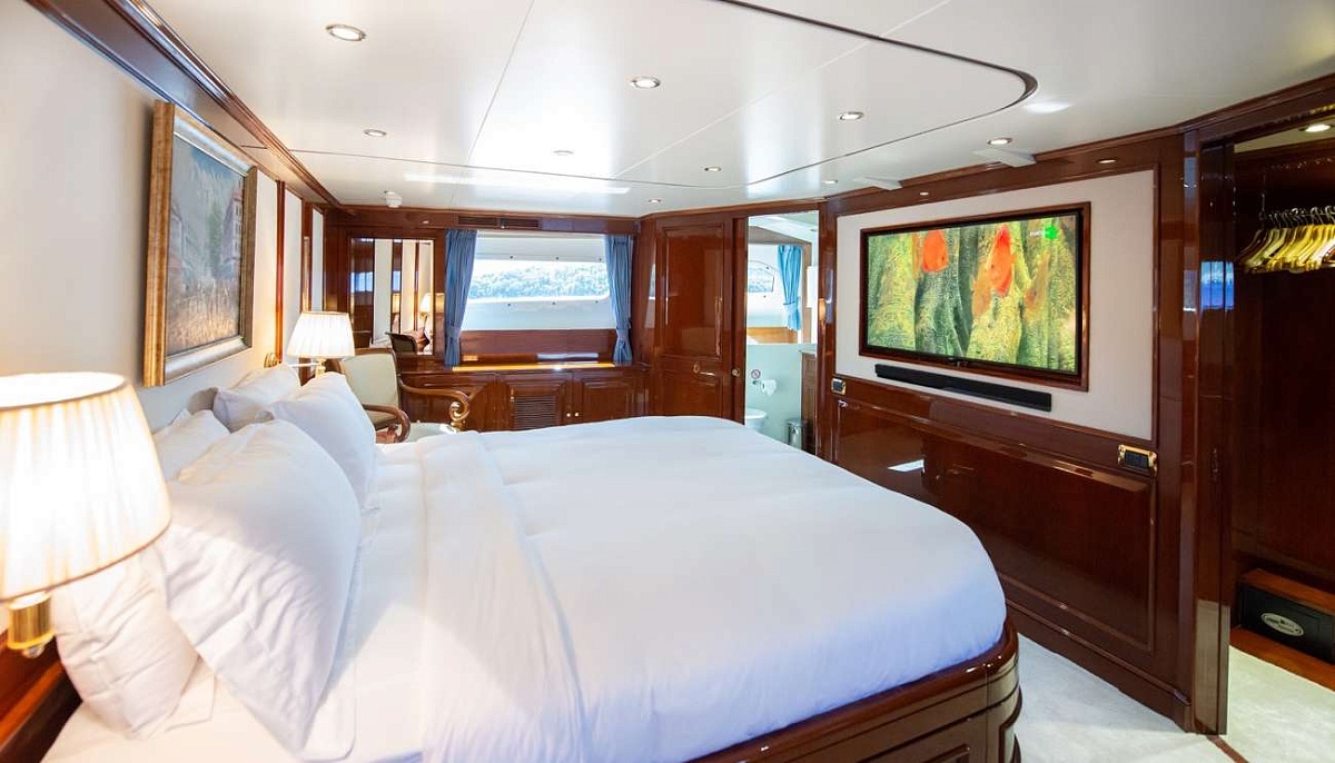 VIP каюта на яхте Benetti 115