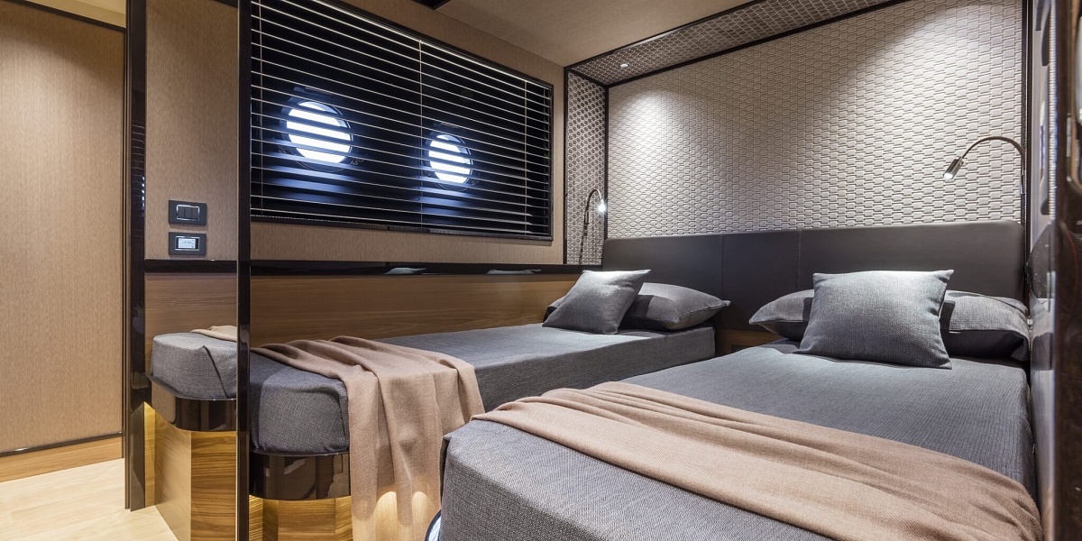 Аренда яхты Absolute во Франции