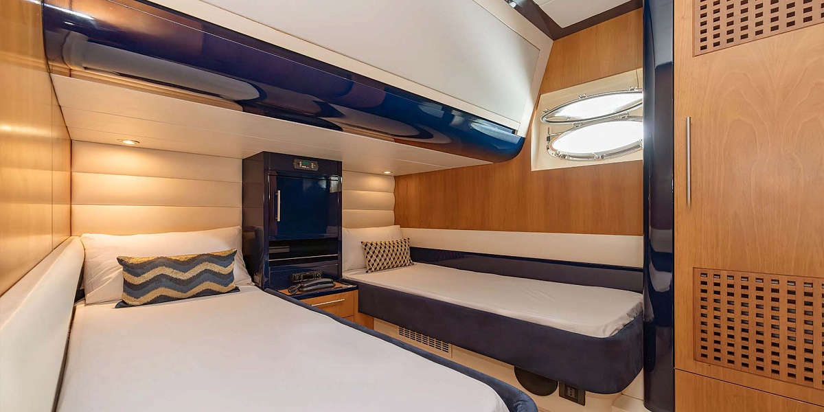 Аренда яхты Riva 70 Aria Blue на Пхукете - гостевая каюта