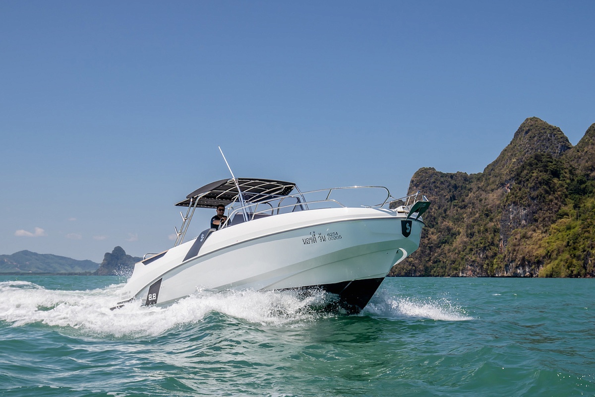 Аренда моторного катера Beneteau Flyer 8.8 NAUTI ONE на Пхукете, Таиланд