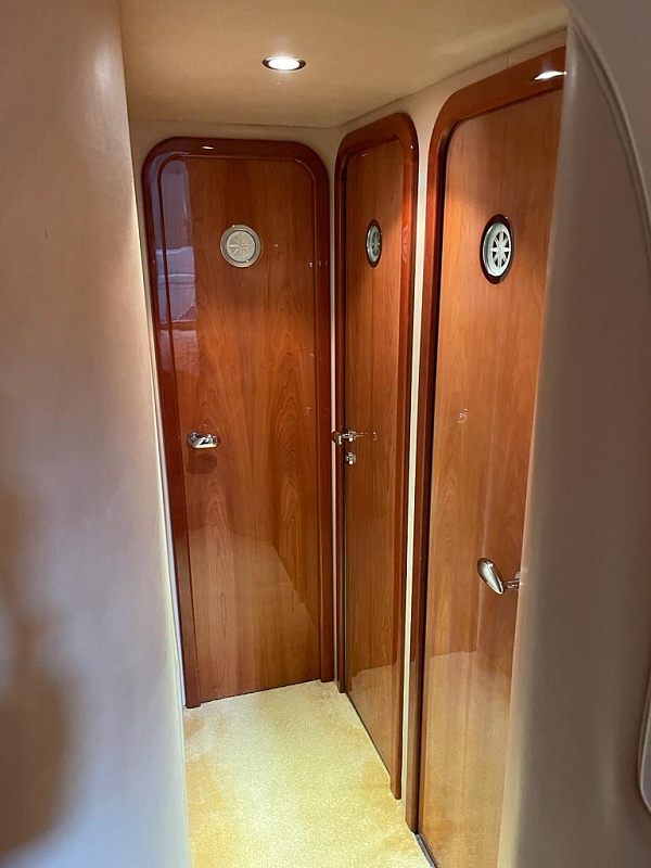 Продается Azimut 39 с флайбриджем