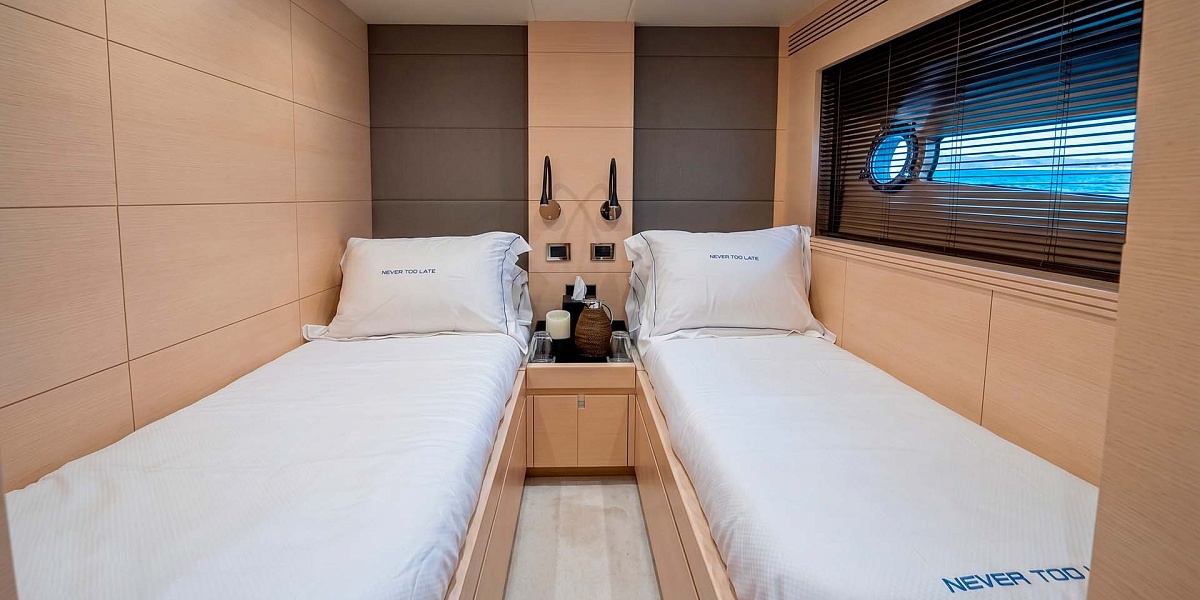 Аренда яхты Sunseeker Predator 68 на Ибице - гостевая каюта