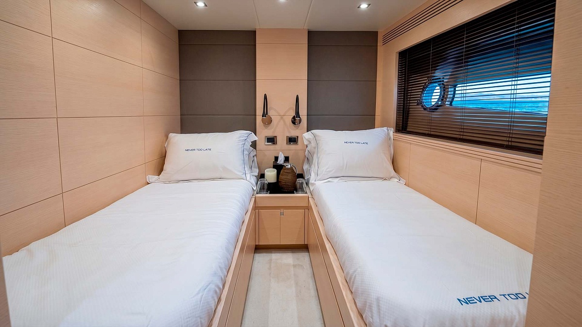 Аренда яхты Sunseeker Predator 68 на Ибице - гостевая каюта