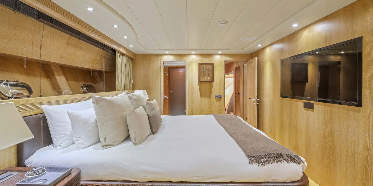 Mangusta 108 JFF VIP-каюта - аренда мега яхты во Франции