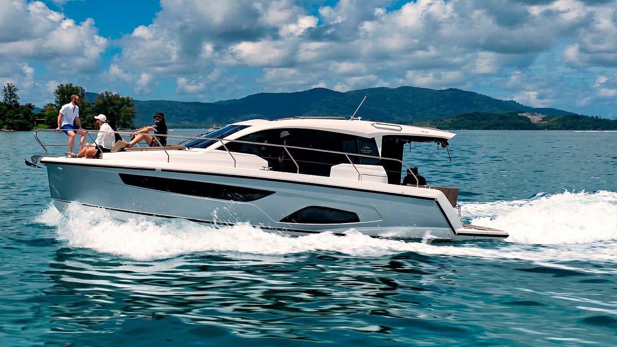 Аренда яхты Sealine C335 на Пхукете
