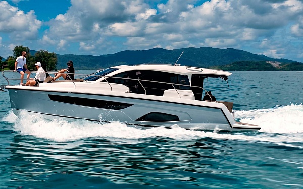 Аренда яхты Sealine C335 на Пхукете