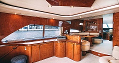 Аренда моторной яхты Elegance 65 в Санкт-Петербурге - салон