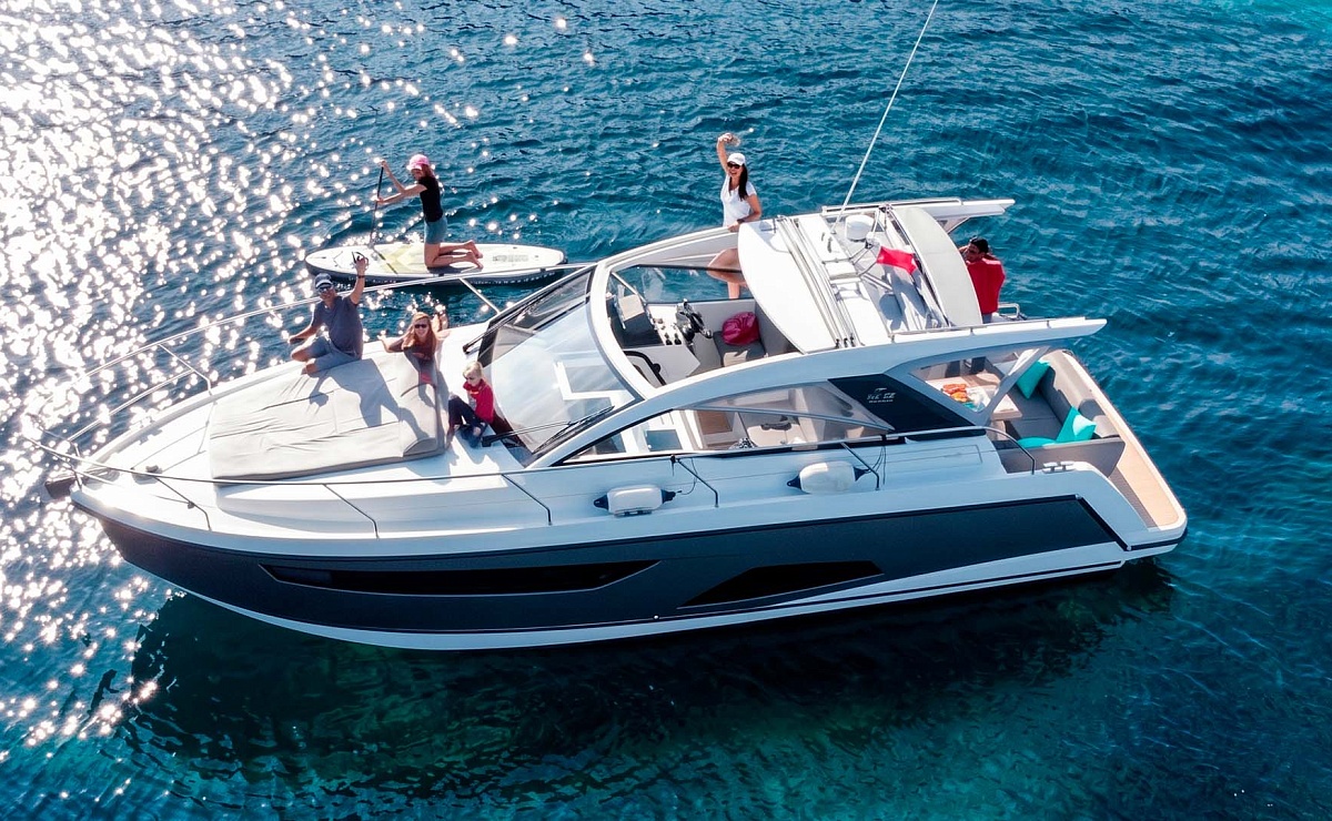 Sealine S330