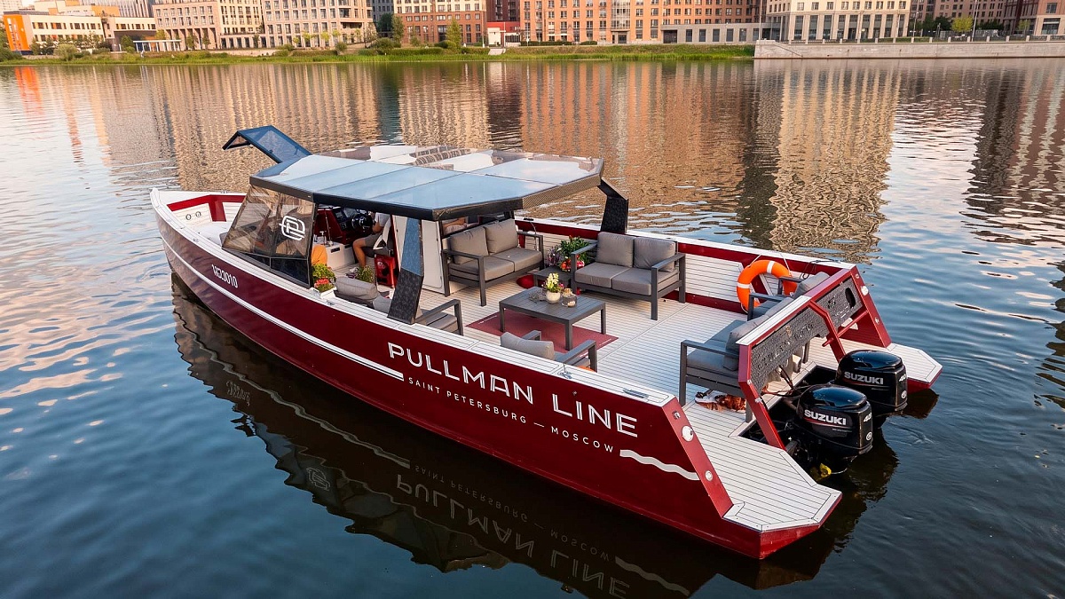 Аренда катера Pullman в Москве - открытый салон