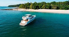 Аренда яхты Riva 70 Aria Blue на Пхукете - дикий пляж