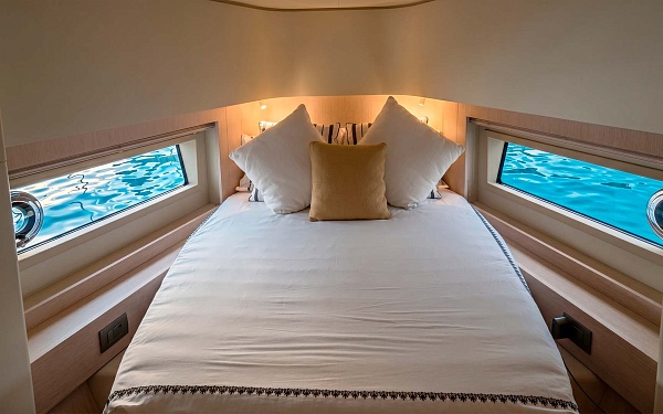Аренда яхты Azimut Seadeck 6 на Ибице - vip-каюта