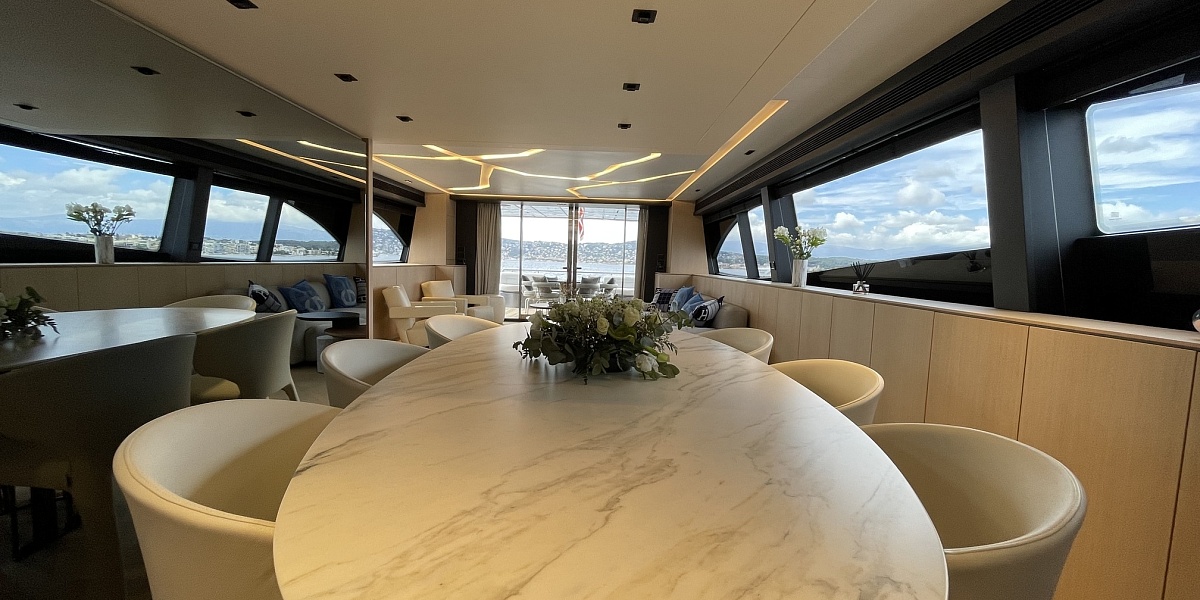 Аренда яхты Ferretti 881 RPH во Франции