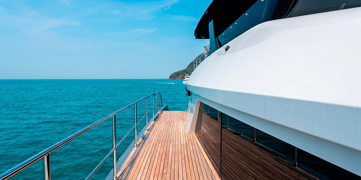 Купить моторный катамаран Floeth Yachts Solstice 67 - тиковая палуба