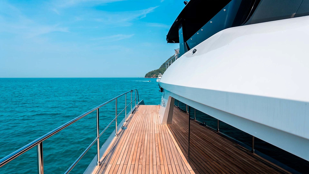 Купить моторный катамаран Floeth Yachts Solstice 67 - тиковая палуба