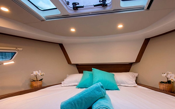 Продается яхта Sealine S330 во Франции