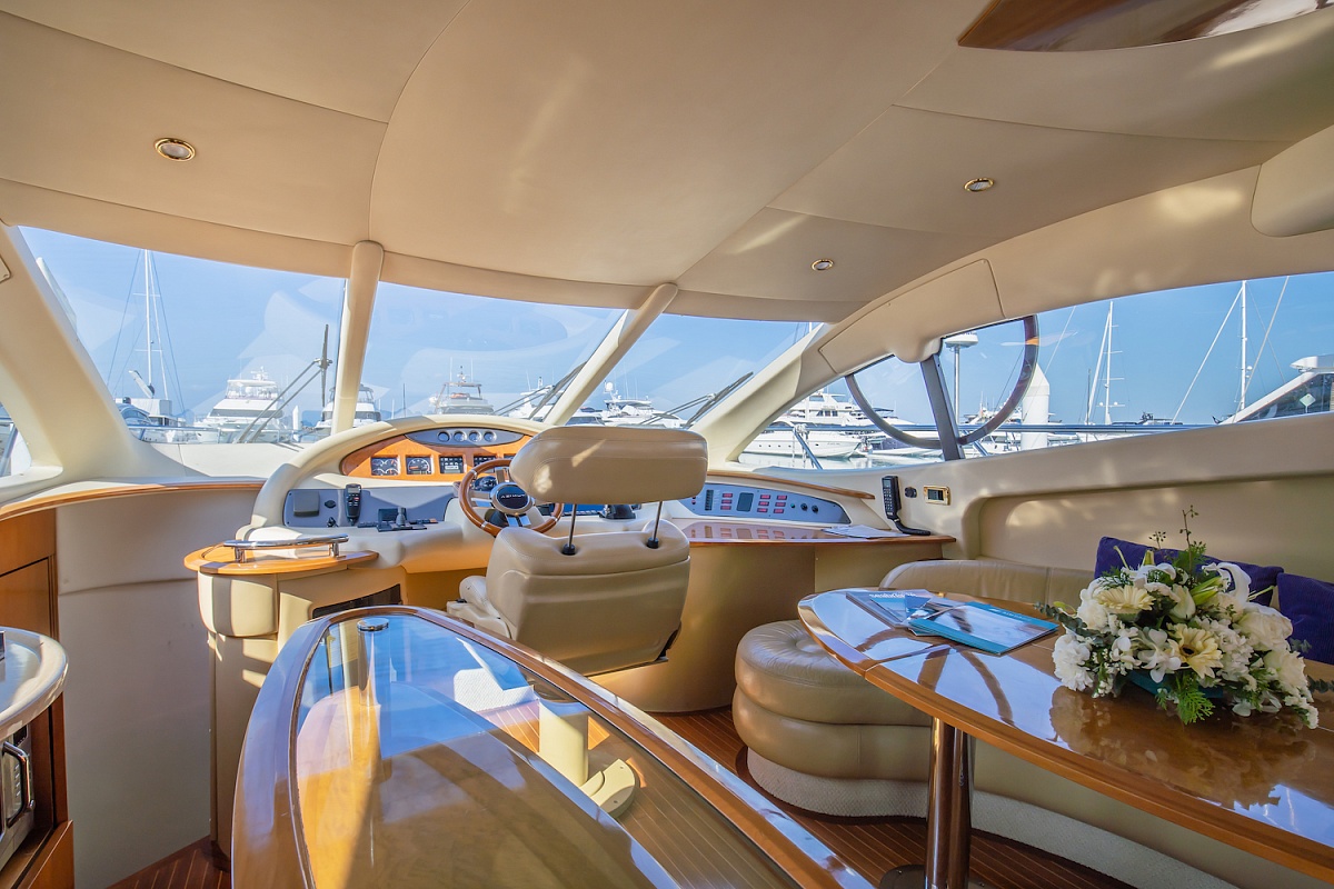 Аренда моторной яхты Azimut 55 MY After 8 на Пхукете, Тайланд