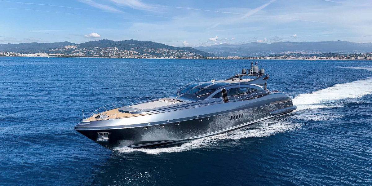 Mangusta 108 JFF в движении - аренда яхты во Франции: Канны, Ницца, Монако