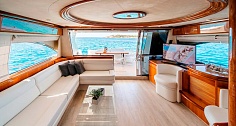 Аренда яхты Ferretti 68 на Миконосе - салон