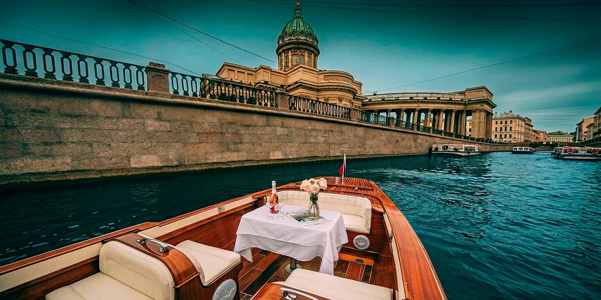 Аренда катера МИА в Санкт-Петербурге