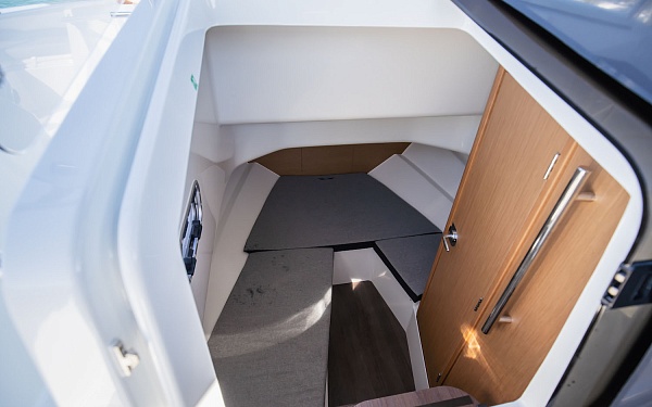 Аренда моторного катера Beneteau Flyer 8.8 NAUTI ONE на Пхукете, Таиланд