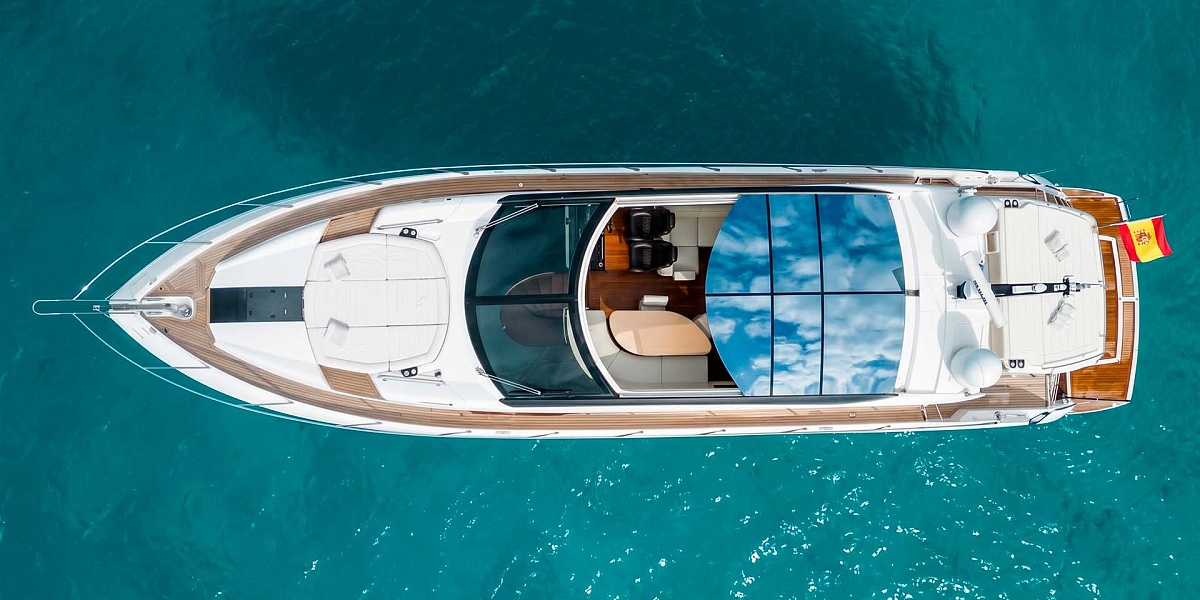 Аренда яхты Sunseeker Predator 68 на Ибице - вид сверху