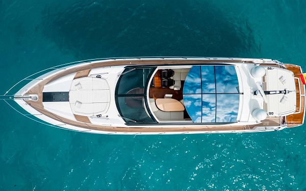 Аренда яхты Sunseeker Predator 68 на Ибице - вид сверху