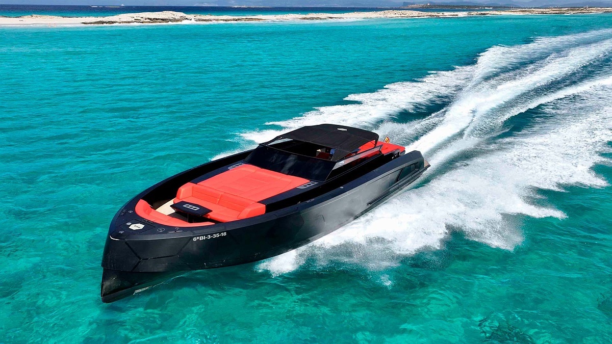Аренда яхты Vanquish VQ45 на Ибице - 40 узлов