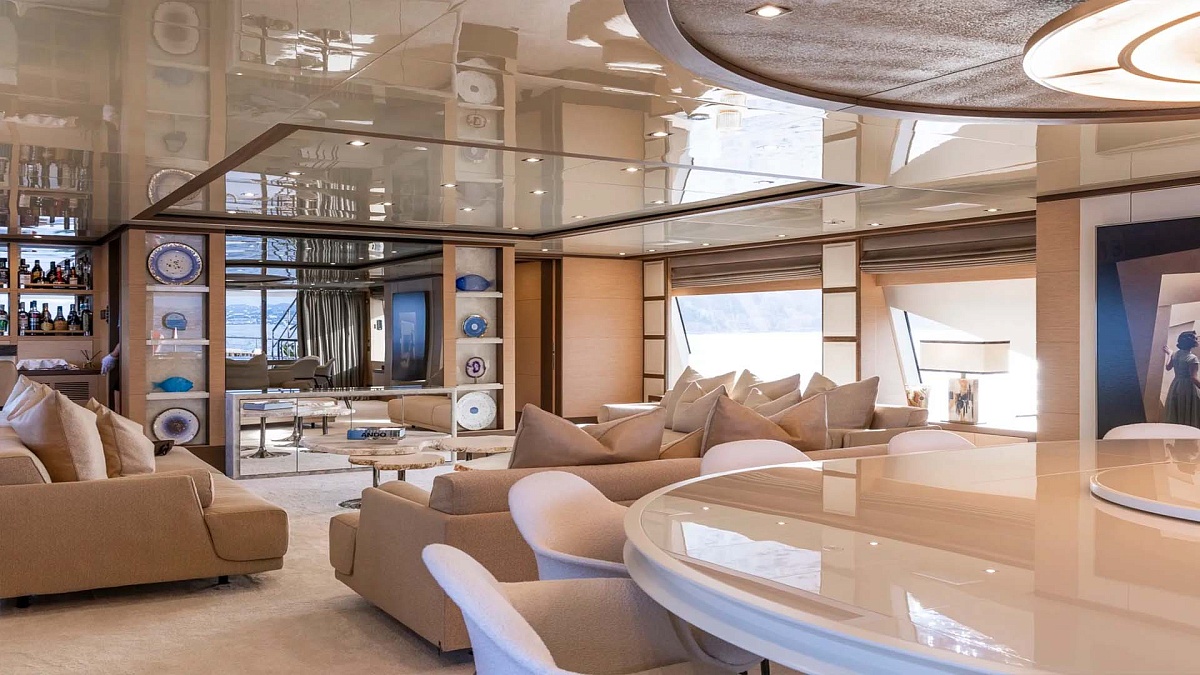 Benetti 140