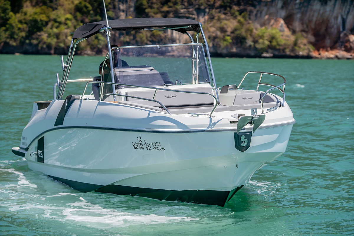 Аренда моторного катера Beneteau Flyer 8.8 NAUTI ONE на Пхукете, Таиланд