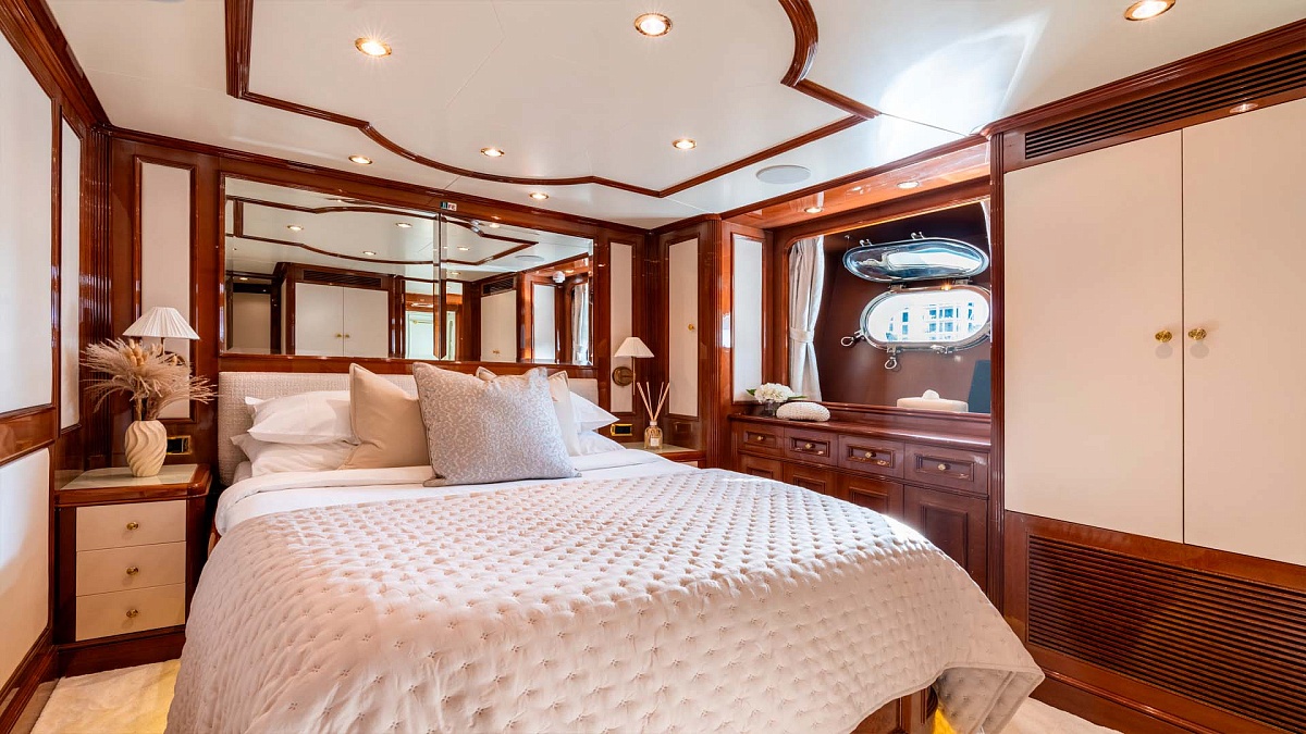 VIP каюта яхты Benetti 115 DXB во Франции