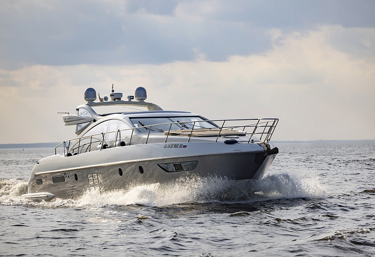 Azimut 62S