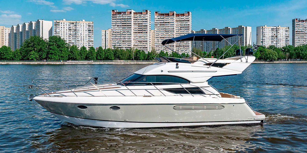 Аренда яхты Fairline Phantom 40 в Москве и Подмосковье