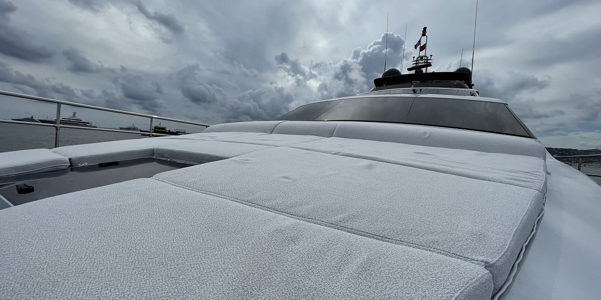 Аренда яхты Ferretti 881 RPH во Франции