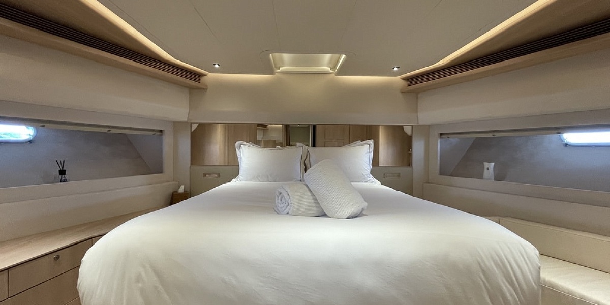 Аренда яхты Ferretti 881 RPH во Франции