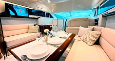 Аренда яхты Fairline Phantom 40 в Москве и Подмосковье - салон