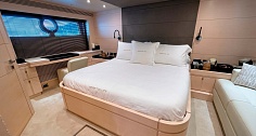 Аренда яхты Sunseeker Predator 68 на Ибице - мастер-каюта
