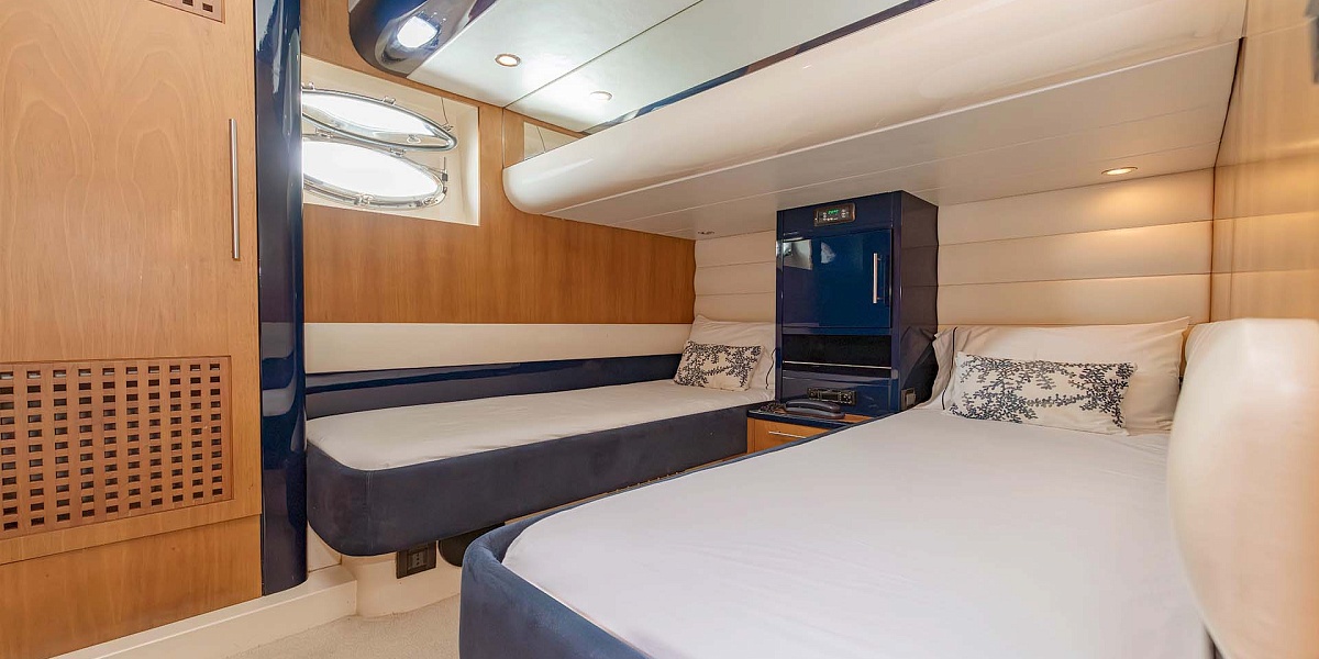 Аренда яхты Riva 70 Aria Blue на Пхукете - раздельные кровати в каюте