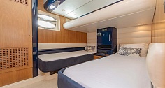 Аренда яхты Riva 70 Aria Blue на Пхукете - раздельные кровати в каюте